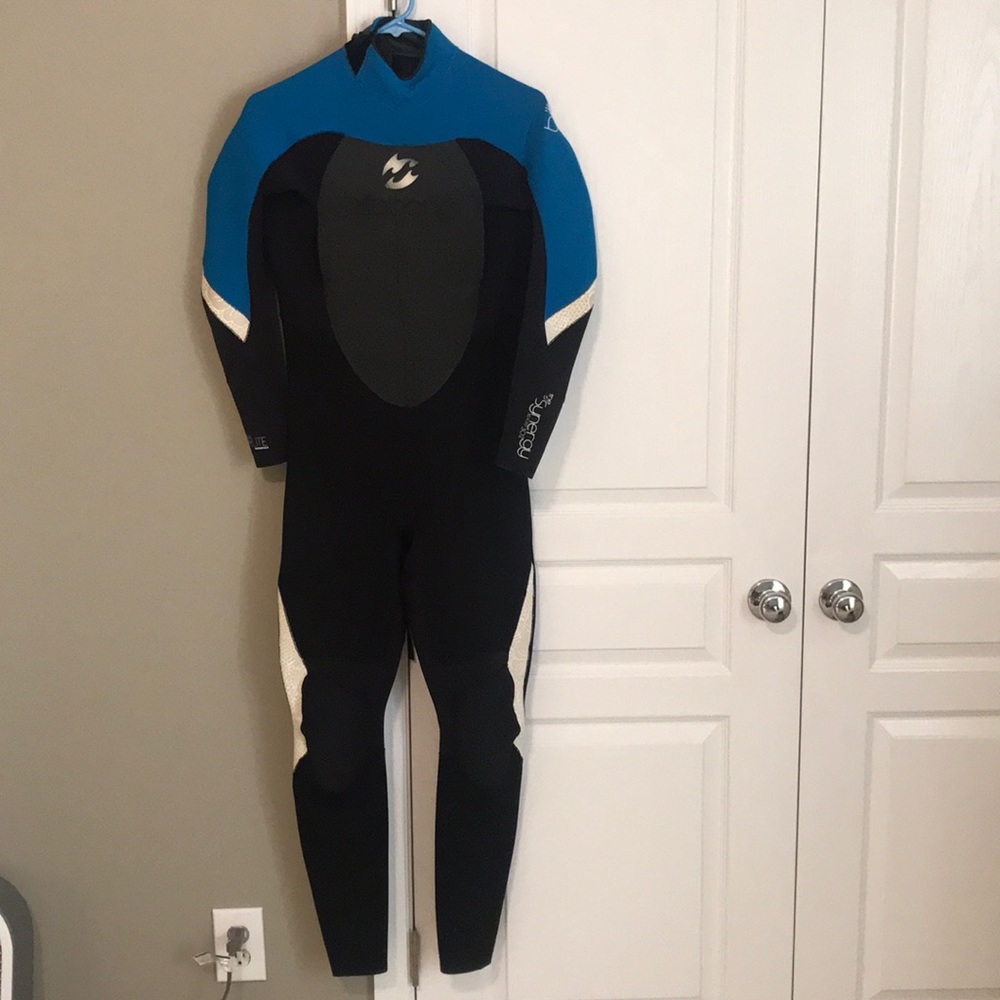 Billabong wetsuit